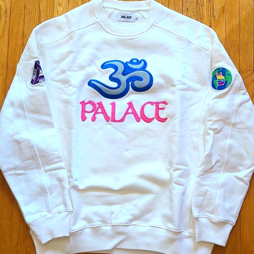 Palace om crew neck